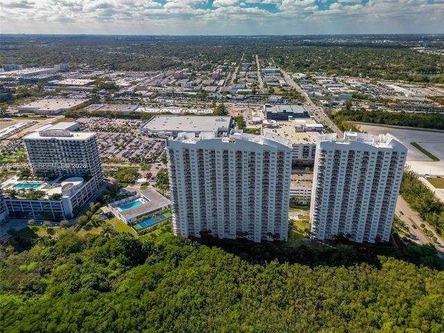 14951 Royal Oaks Ln 701, North Miami, FL 33181