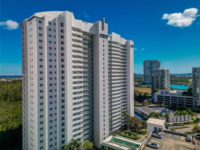 14951 Royal Oaks Ln 701, North Miami, FL 33181