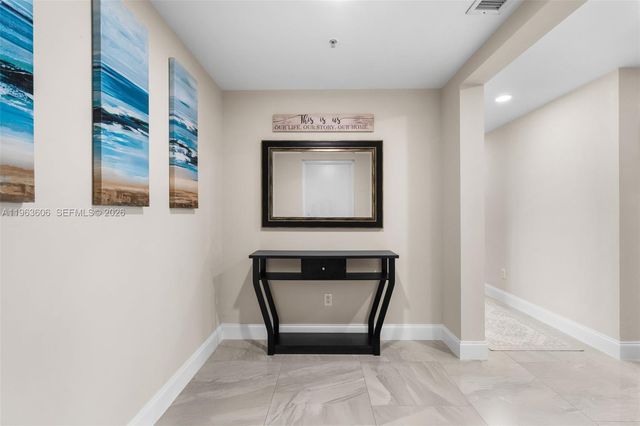 14951 Royal Oaks Ln 701, North Miami, FL 33181