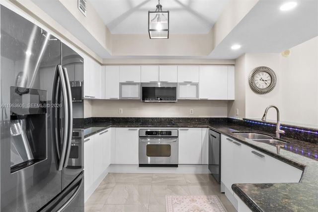 14951 Royal Oaks Ln 701, North Miami, FL 33181