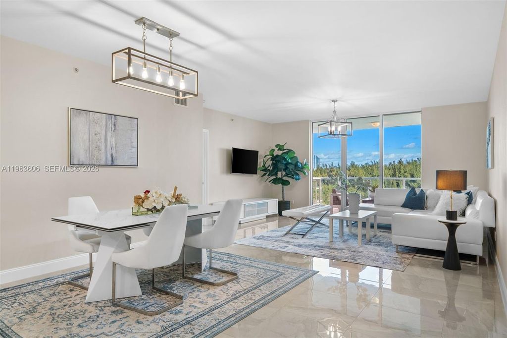 14951 Royal Oaks Ln 701, North Miami, FL 33181