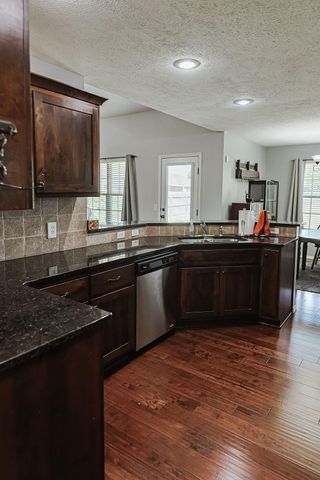 4565 W Greenridge Street, Springfield, MO 65807
