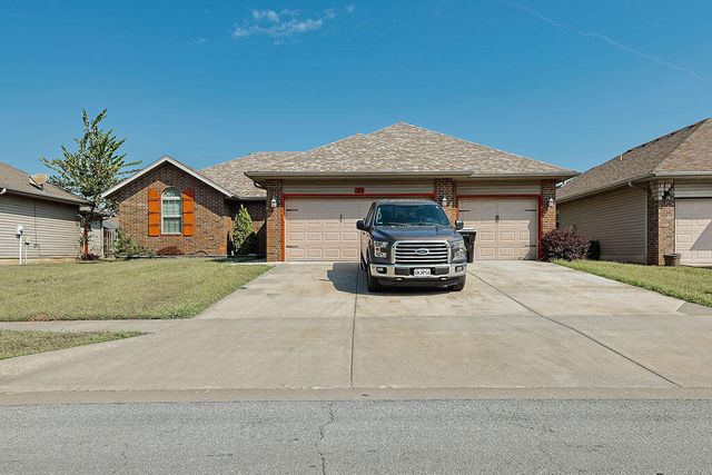 4565 W Greenridge Street, Springfield, MO 65807