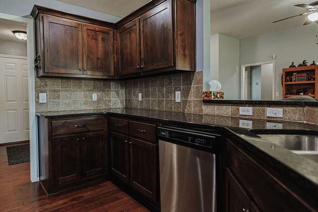4565 W Greenridge Street, Springfield, MO 65807