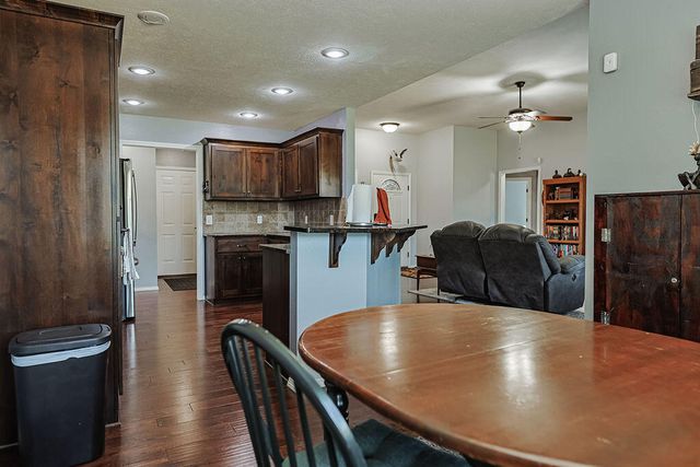 4565 W Greenridge Street, Springfield, MO 65807