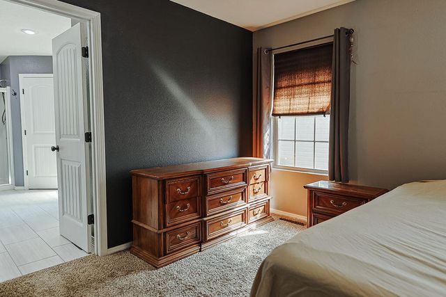 4565 W Greenridge Street, Springfield, MO 65807