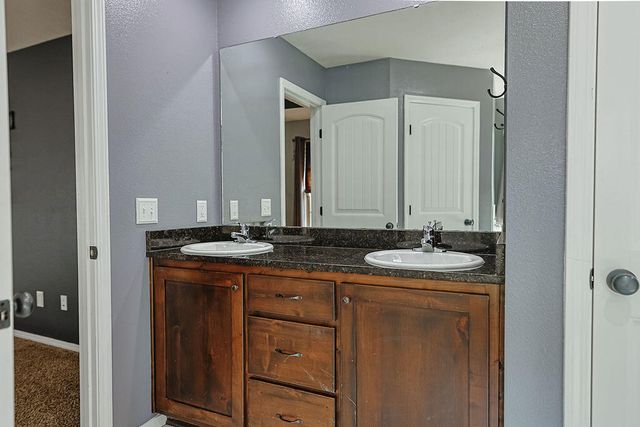 4565 W Greenridge Street, Springfield, MO 65807