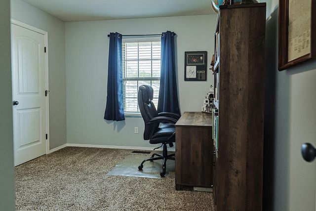 4565 W Greenridge Street, Springfield, MO 65807