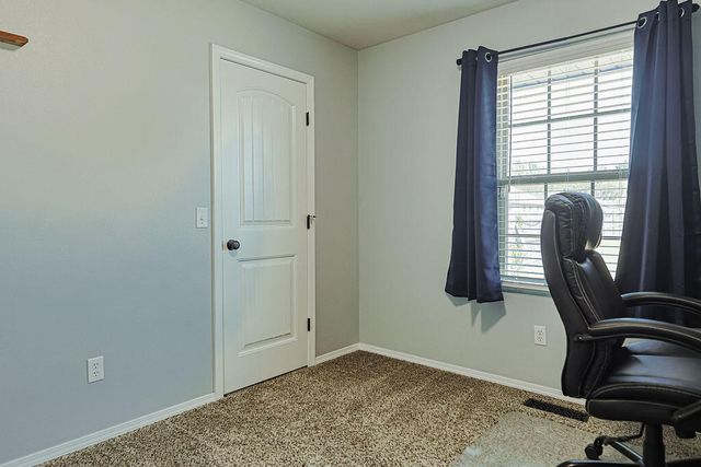 4565 W Greenridge Street, Springfield, MO 65807