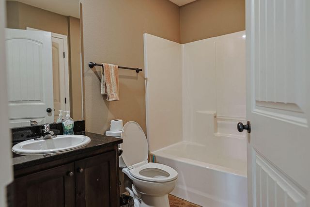 4565 W Greenridge Street, Springfield, MO 65807
