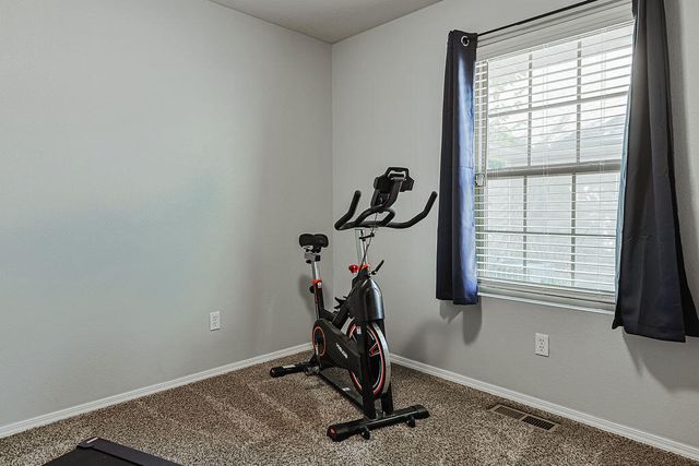 4565 W Greenridge Street, Springfield, MO 65807