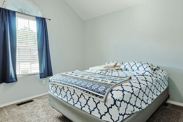 4565 W Greenridge Street, Springfield, MO 65807