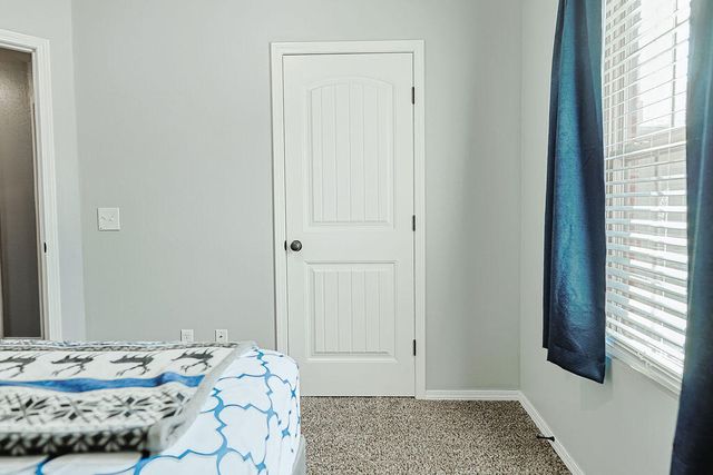 4565 W Greenridge Street, Springfield, MO 65807