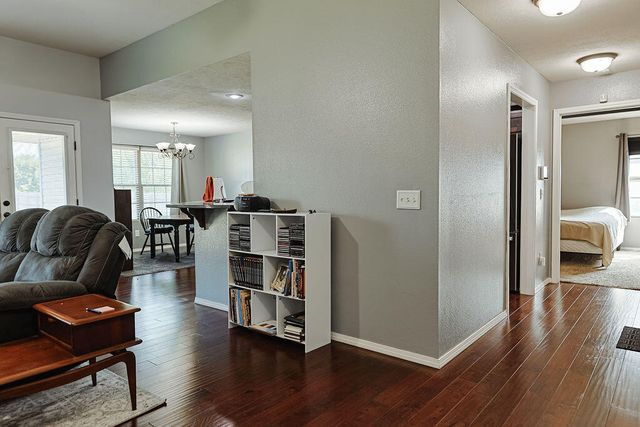 4565 W Greenridge Street, Springfield, MO 65807