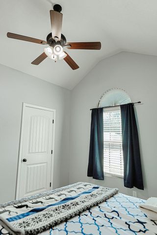 4565 W Greenridge Street, Springfield, MO 65807