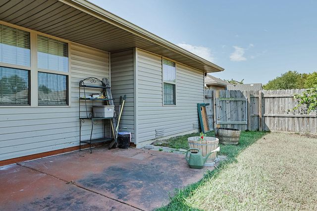 4565 W Greenridge Street, Springfield, MO 65807