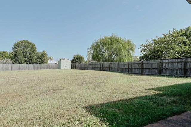 4565 W Greenridge Street, Springfield, MO 65807