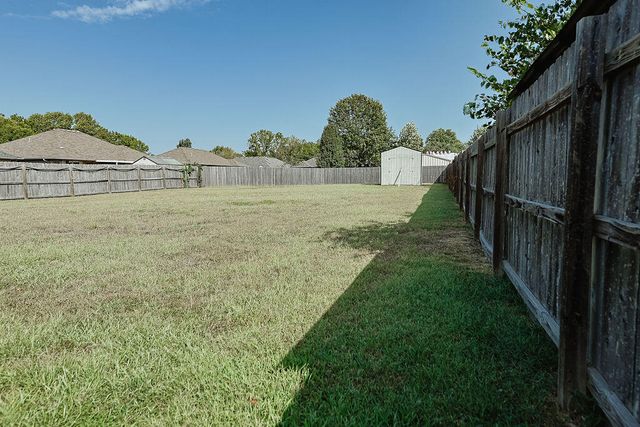 4565 W Greenridge Street, Springfield, MO 65807
