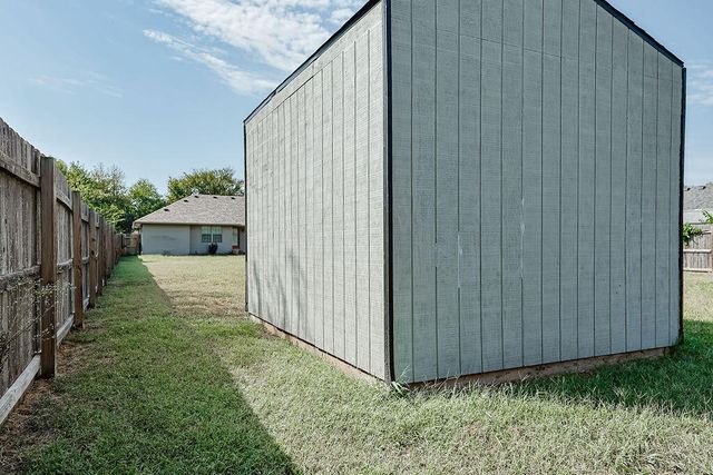 4565 W Greenridge Street, Springfield, MO 65807