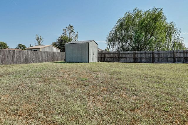 4565 W Greenridge Street, Springfield, MO 65807
