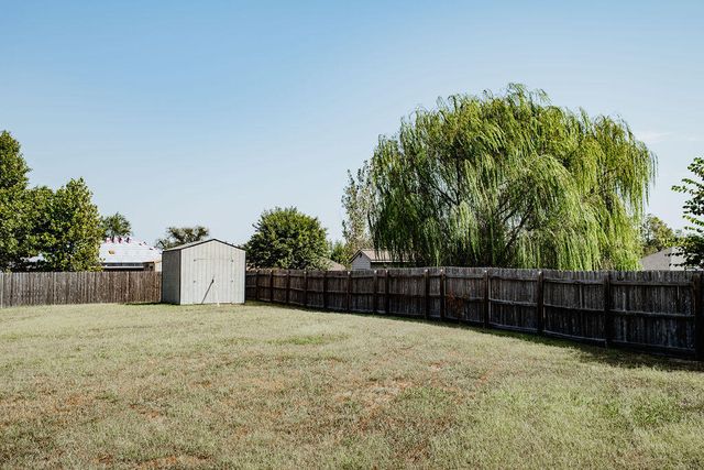 4565 W Greenridge Street, Springfield, MO 65807