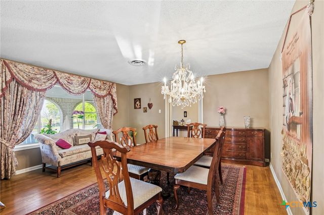 911 W Constitution Street, Victoria, TX 77901