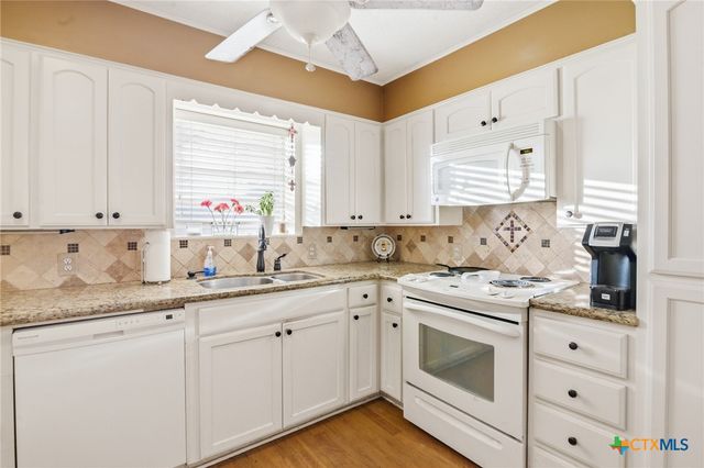 911 W Constitution Street, Victoria, TX 77901