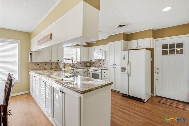 911 W Constitution Street, Victoria, TX 77901