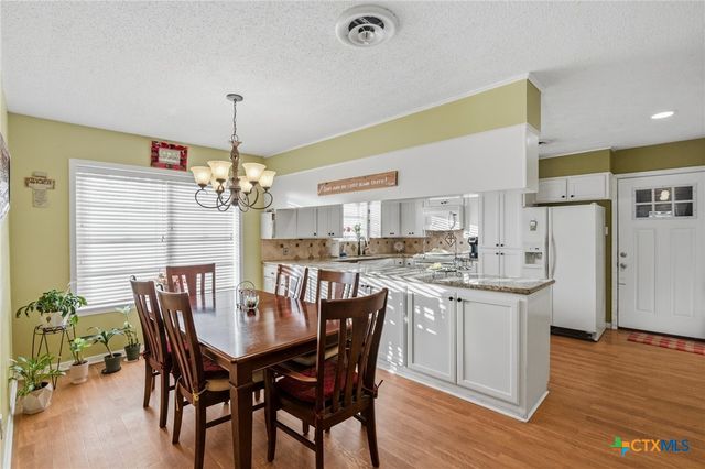 911 W Constitution Street, Victoria, TX 77901