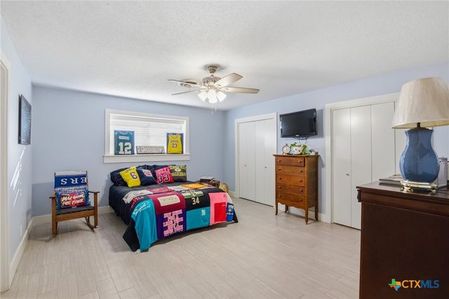 911 W Constitution Street, Victoria, TX 77901