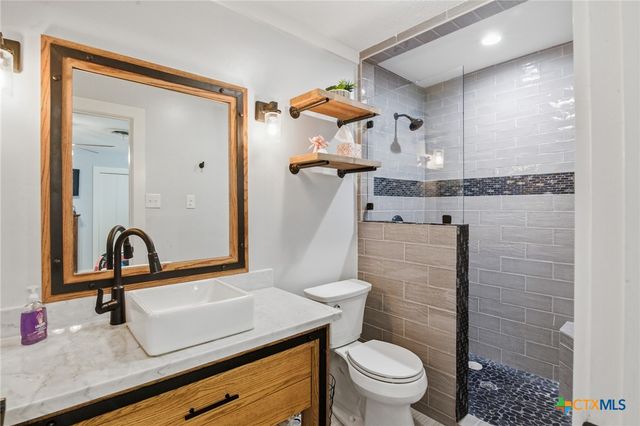 911 W Constitution Street, Victoria, TX 77901