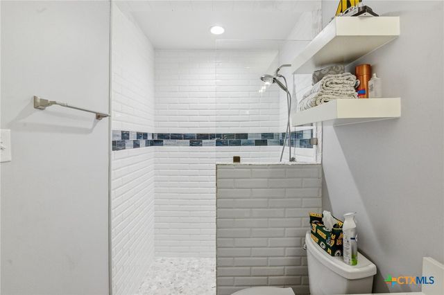 911 W Constitution Street, Victoria, TX 77901