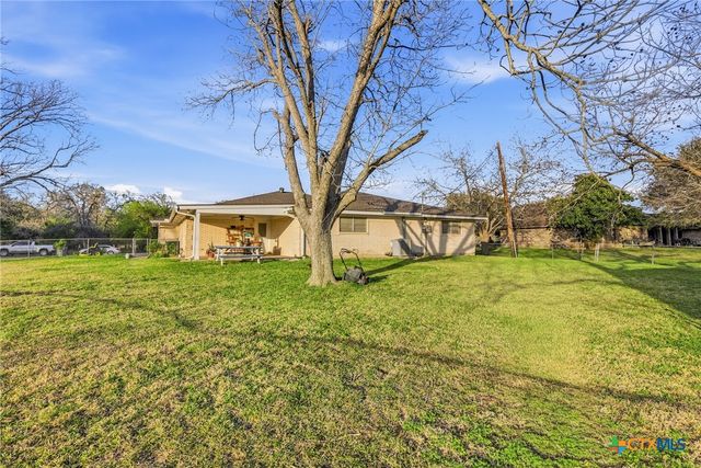 911 W Constitution Street, Victoria, TX 77901