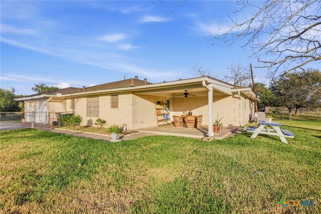 911 W Constitution Street, Victoria, TX 77901