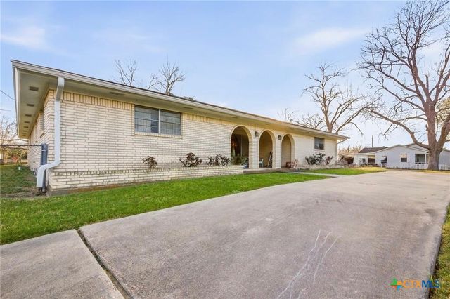 911 W Constitution Street, Victoria, TX 77901