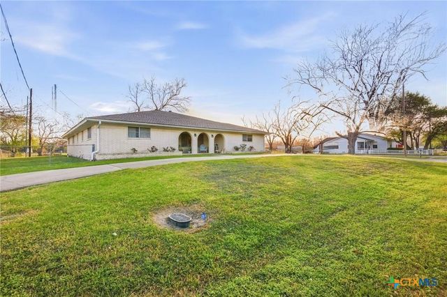 911 W Constitution Street, Victoria, TX 77901