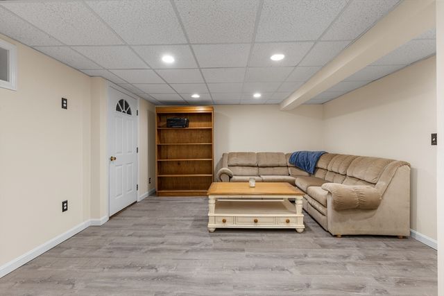 30 Sheffield Place, Mashpee, MA 02649