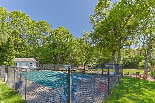 30 Sheffield Place, Mashpee, MA 02649