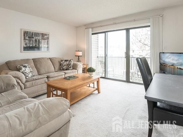 395 Lancaster Court, Piscataway, NJ 08854