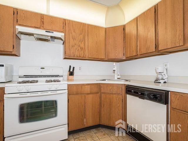 395 Lancaster Court, Piscataway, NJ 08854
