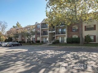 395 Lancaster Court, Piscataway, NJ 08854