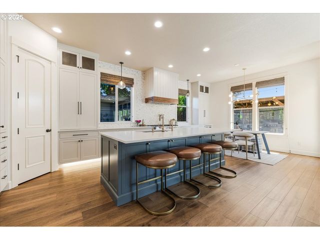 8614 Sw LOGAN Ln, Tualatin, OR 97062