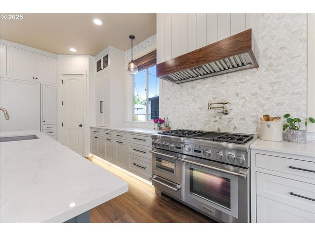 8614 Sw LOGAN Ln, Tualatin, OR 97062