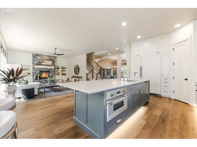 8614 Sw LOGAN Ln, Tualatin, OR 97062