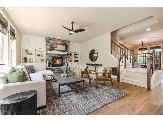 8614 Sw LOGAN Ln, Tualatin, OR 97062