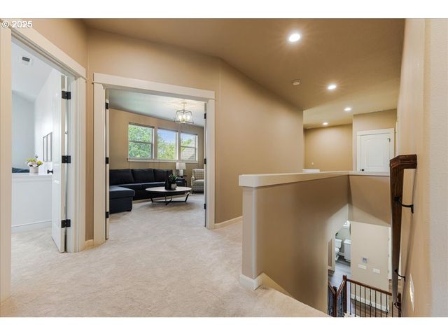8614 Sw LOGAN Ln, Tualatin, OR 97062