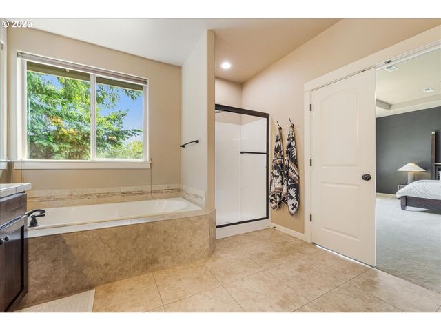 8614 Sw LOGAN Ln, Tualatin, OR 97062
