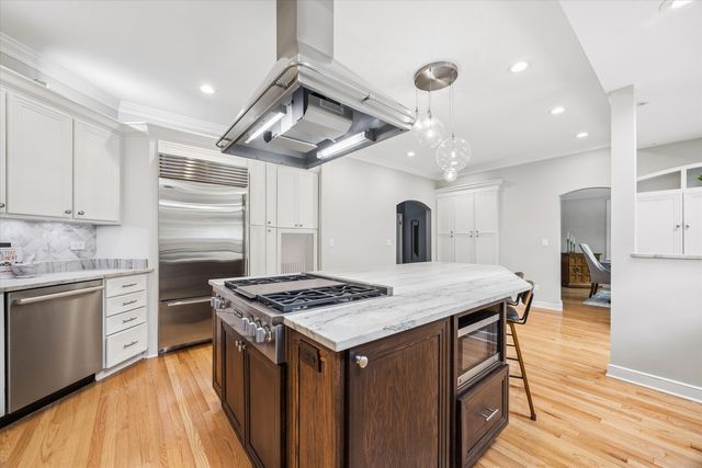 301 W Cossitt Avenue, La Grange, IL 60525