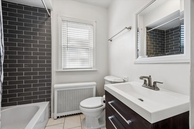 301 W Cossitt Avenue, La Grange, IL 60525