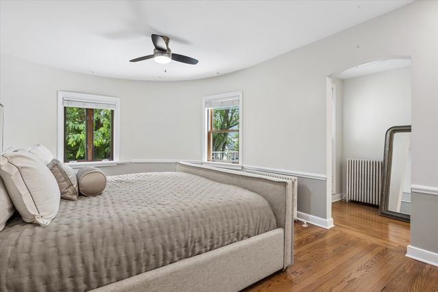 301 W Cossitt Avenue, La Grange, IL 60525
